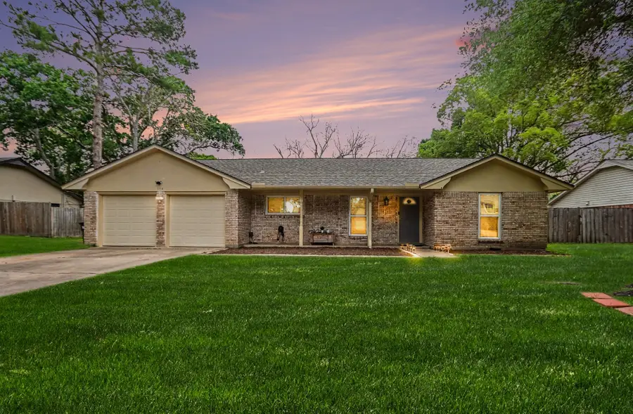 114 E Wildwinn Drive, Alvin, TX 77511 - #2