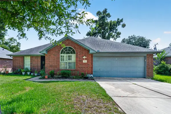 3002 Overland Trail, Dickinson, TX 77539