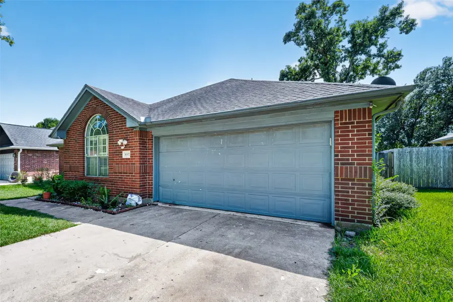 3002 Overland Trail, Dickinson, TX 77539 - #3