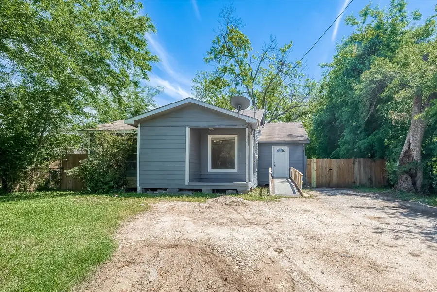 4810 Carmen Street, Houston, TX 77033 - Image #3