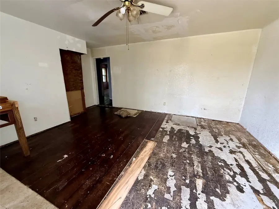 201 West Avenue, Pasadena, TX 77502 - #3