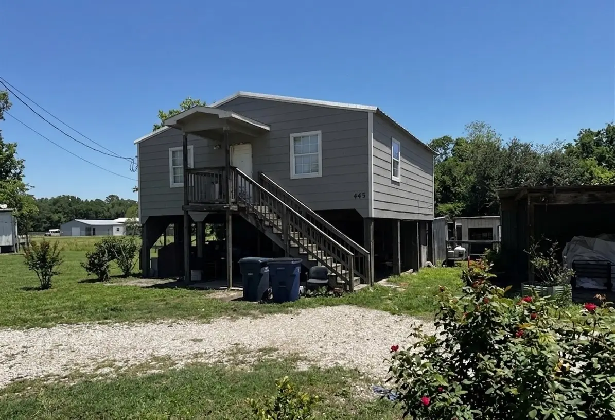 445 Creekside Drive, Holiday Lakes, TX 77515 - #1