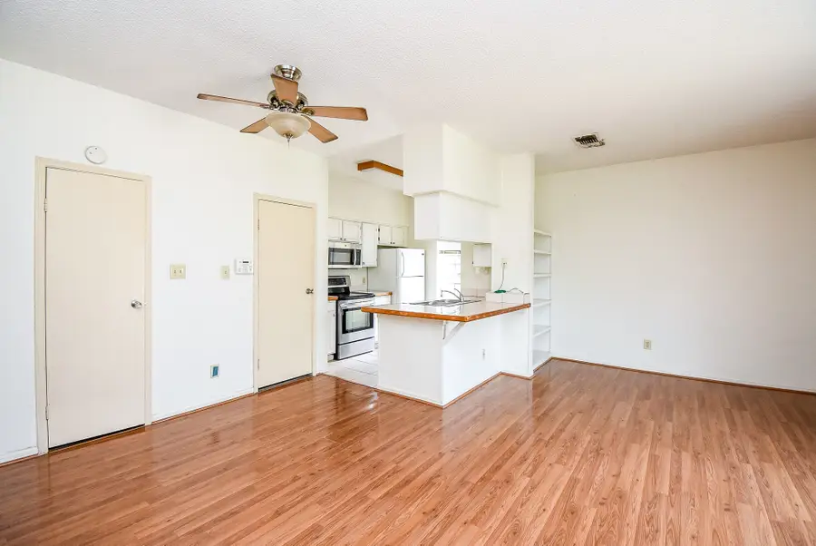7575 Cambridge Street #1004, Houston, TX 77054 - #3