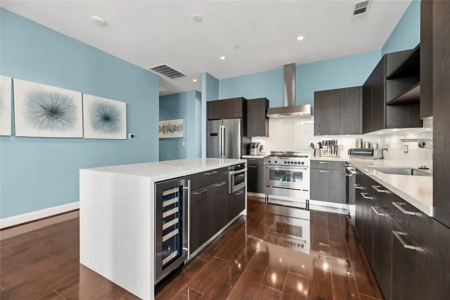 1211 Caroline Street #1801, Houston, TX 77002 - #3