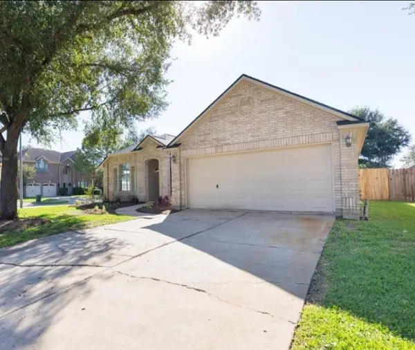 17238 Maple Hollow Drive, Sugar Land, TX 77498