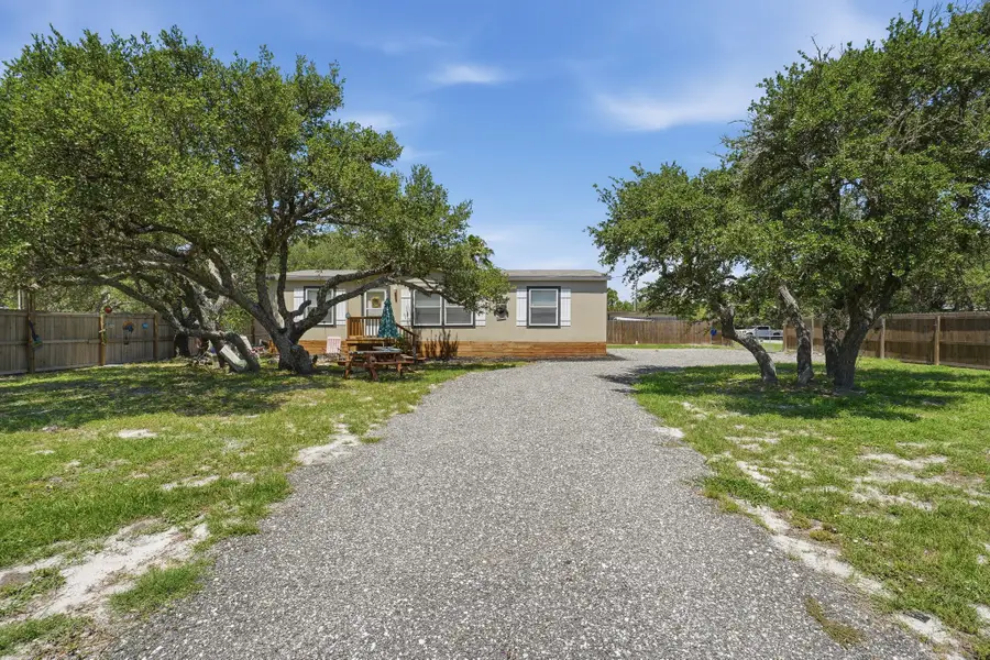 867 Rowe Street, Rockport, TX 78382 - #2