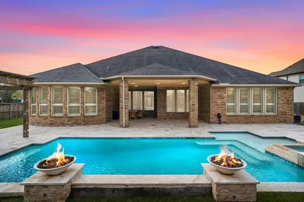 2102 Old Town Drive, Missouri City, TX 77459