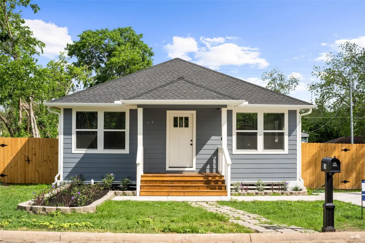 514 W Wilkins Street, Brenham, TX 77833 - #1