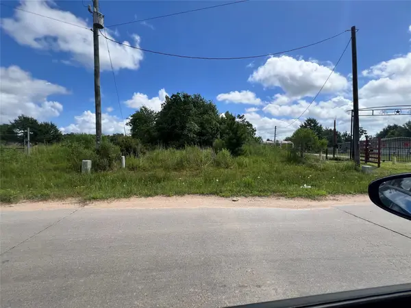 1719 County Road 3556, Cleveland, TX 77327