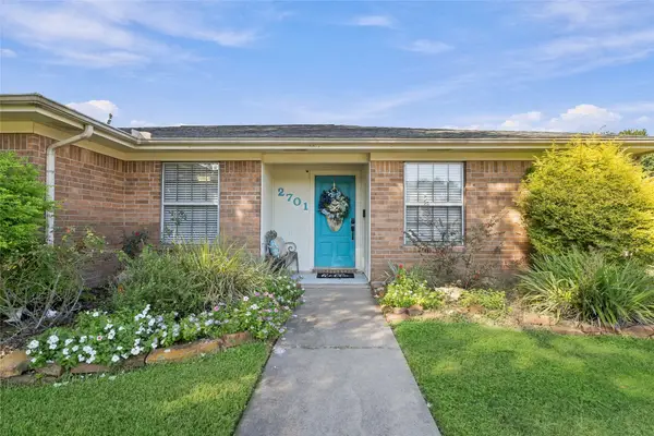 2701 Brook Bend Lane, El Campo, TX 77437