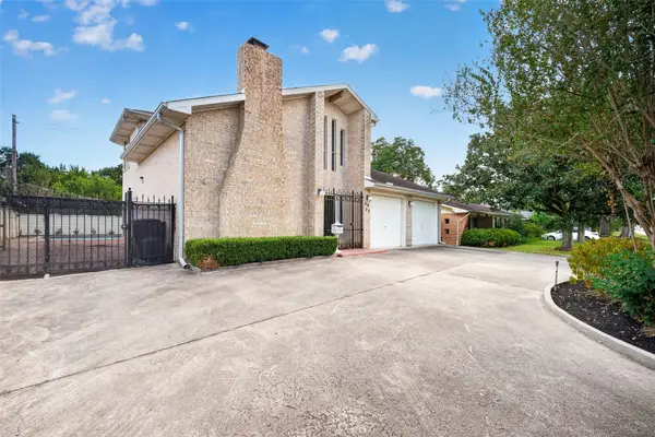 4823 Benning Drive, Houston, TX 77035