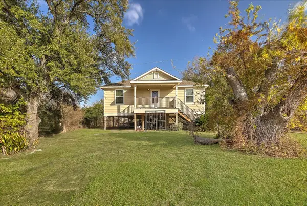 104 Macarthur Street, Baytown, TX 77520