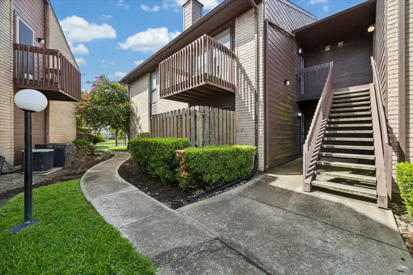 12905 Woodforest Boulevard #201, Houston, TX 77015