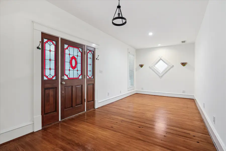 208 E 12th Street, Houston, TX 77008 - Image #2