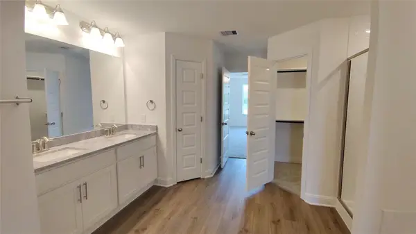 2 Keystone Court, Angleton, TX 77515