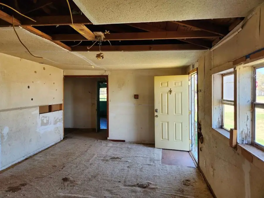1029 Avenue J, Tahoka, TX 79373 - #2