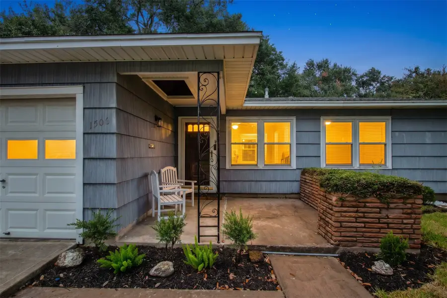 1506 14th Avenue N, Texas City, TX 77590 - #2