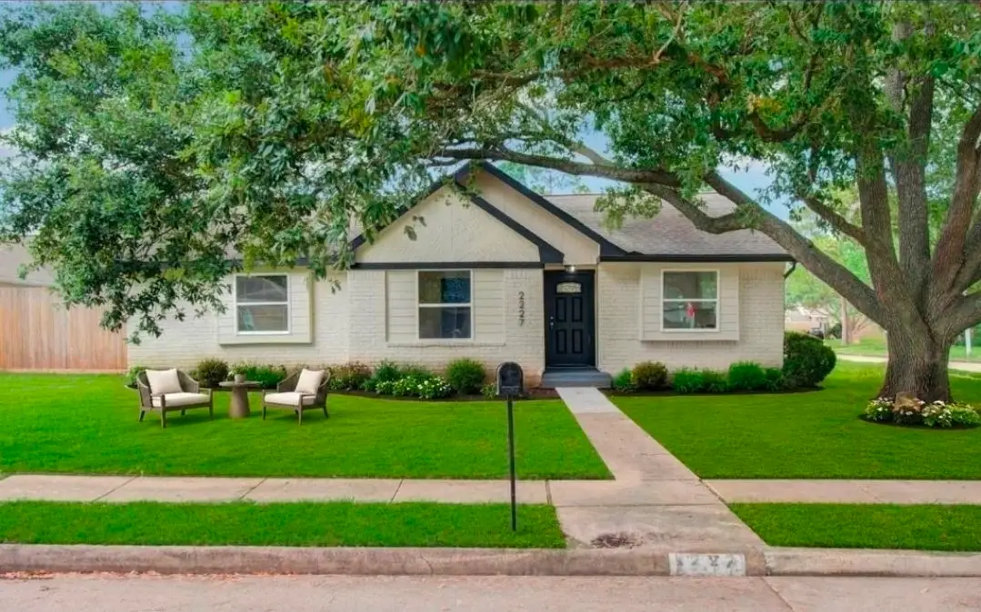 2227 Cherry Bend Dr, Houston, TX 77077 - #1