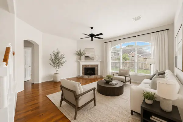 19639 Oakwood Falls Trail, Houston, TX 77084