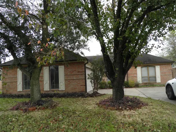 6819 Addicks Clodine Road, Houston, TX 77083