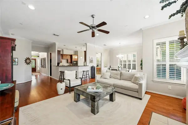 1470 Sherwood Park Circle, Houston, TX 77043