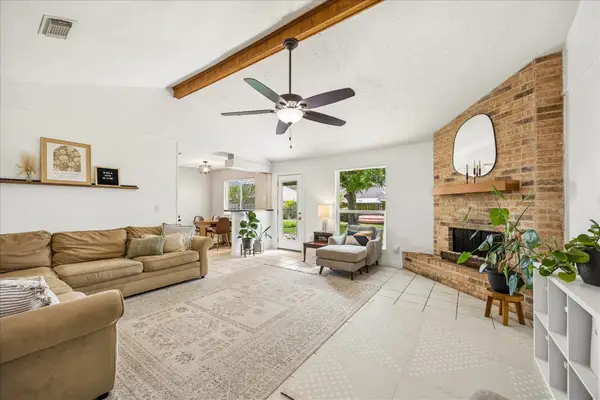 807 W Galveston Street, League City, TX 77573