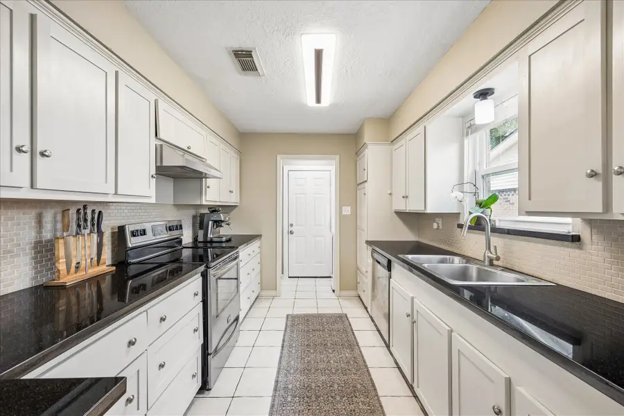 807 W Galveston Street, League City, TX 77573 - #2