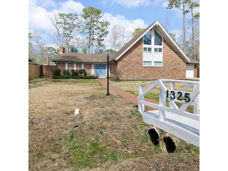 1325 Plantation Drive, Dickinson, TX 77539 - #2