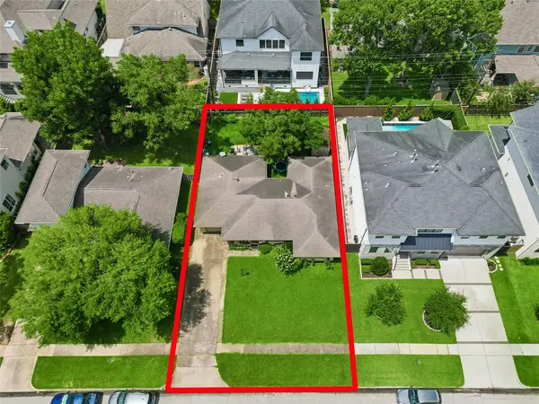 5204 Mimosa Drive, Bellaire, TX 77401
