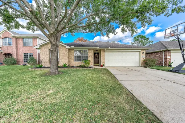 4959 Sentry Woods Lane, Pearland, TX 77584