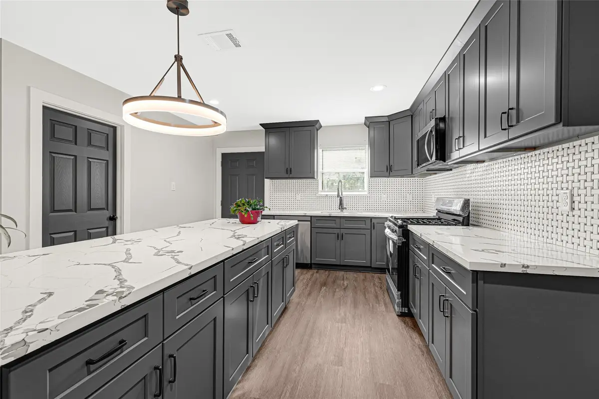 7614 Dixie Drive, Houston, TX 77087 - Image #1