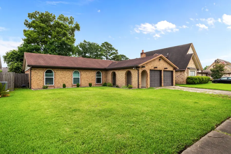 16119 La Avenida Drive, Houston, TX 77062 - #2