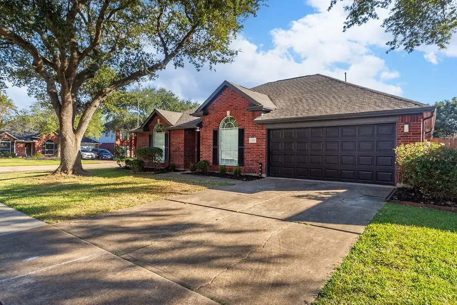 3718 Brighton Lane, Pearland, TX 77584 - Image #3