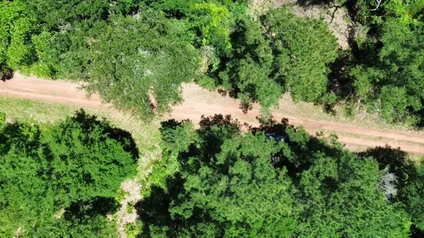 26605 Lake Shore Drive, Hempstead, TX 77445