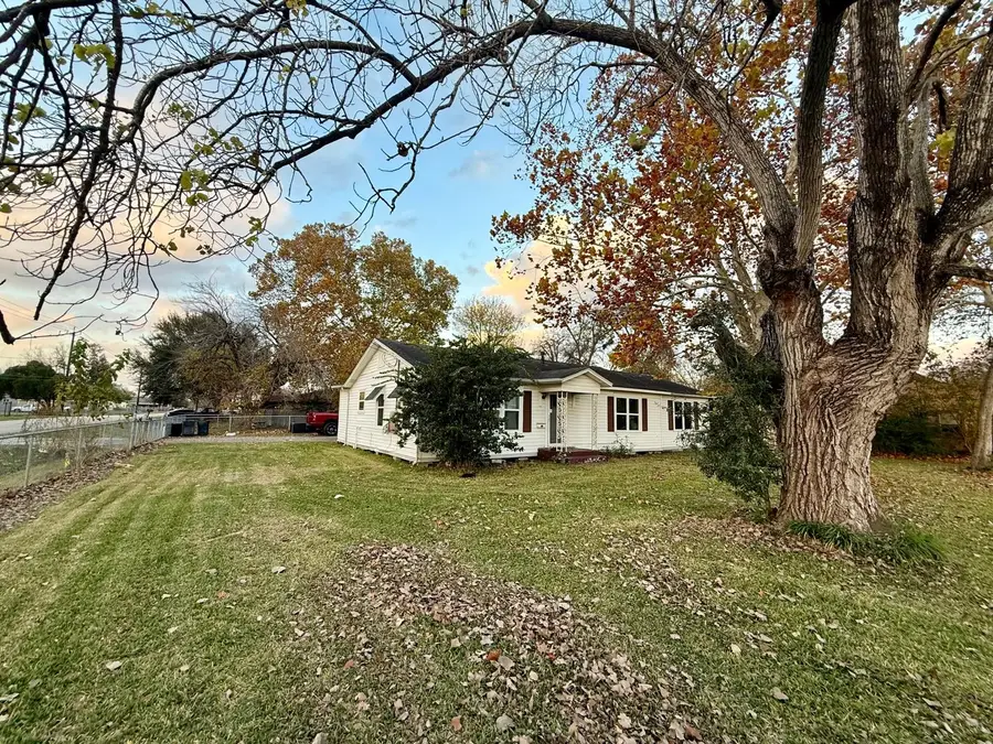 700 E Wallisville Road, Highlands, TX 77562 - Image #3