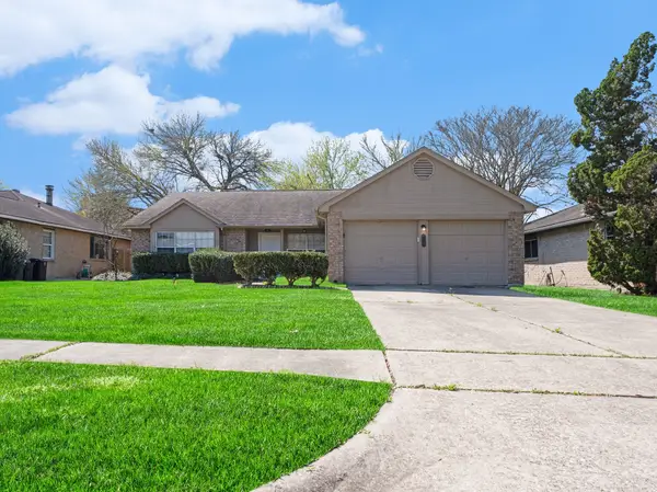 1826 Pilgrims Point Drive, Friendswood, TX 77546