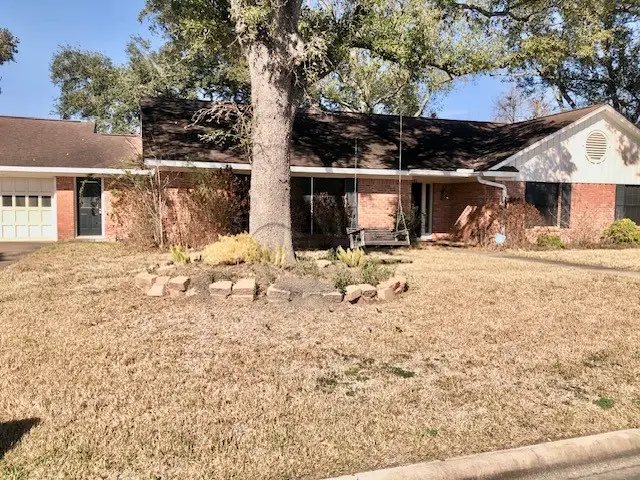 1002 Center Street, El Campo, TX 77437 - #2