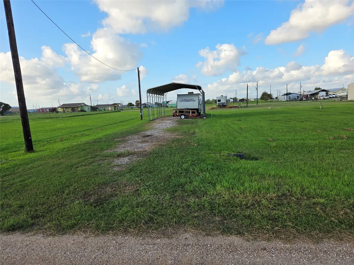 188 Coral Ln, Palacios, TX 77465 - #1