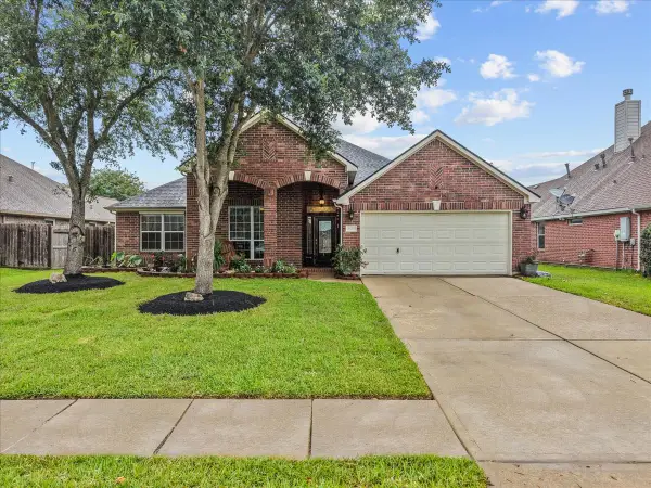 2605 Pebble Creek Drive, Pearland, TX 77581
