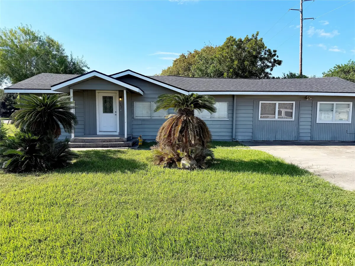 1302 N Avenue R, Freeport, TX 77541 - #1