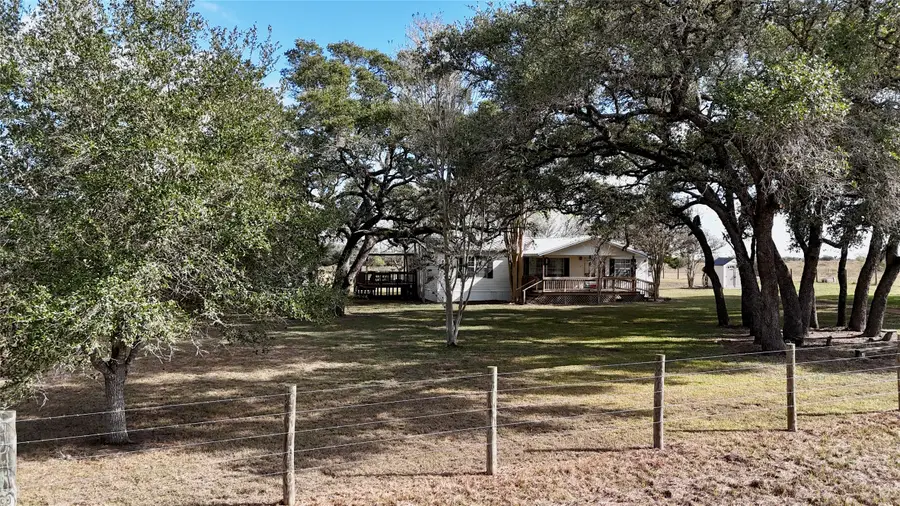 415 County Road 457, Hallettsville, TX 77964 - #2