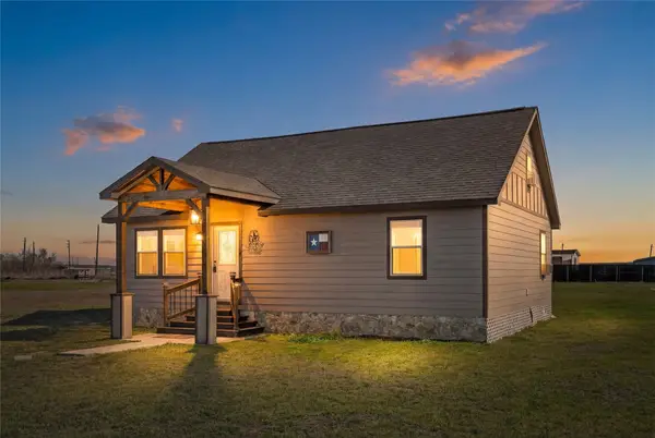 8921 Fresno Avenue, Alvin, TX 77511