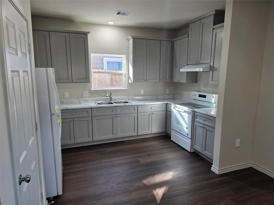 9910 Dipping Brook Street, Houston, TX 77076 - Image #3