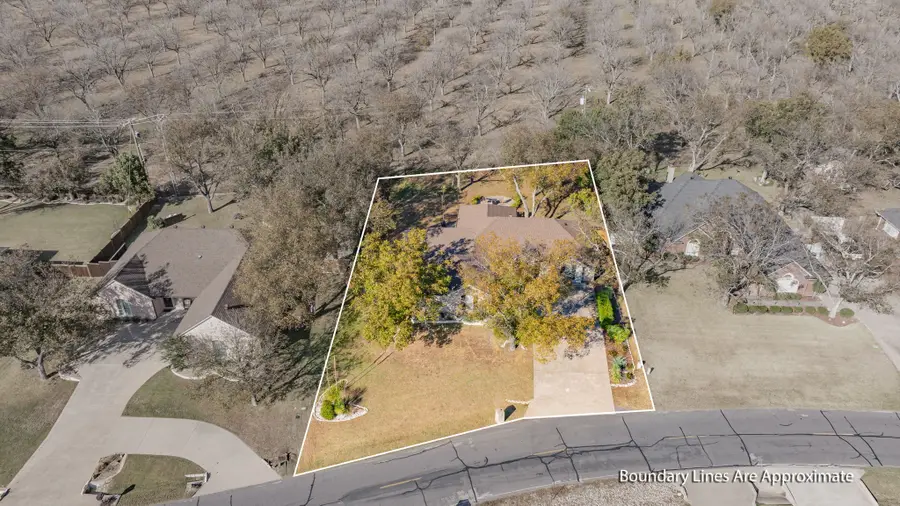 9617 Ravenswood Road, Granbury, TX 76049 - Image #3