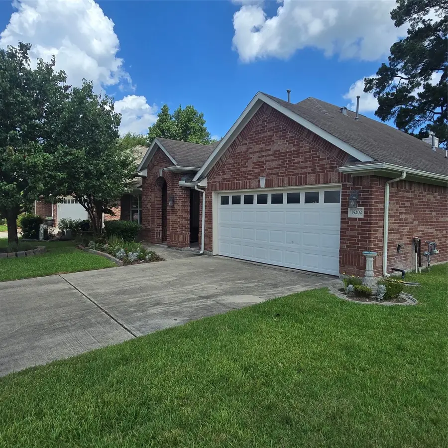 15202 Scenic Forest Drive, Conroe, TX 77384 - Image #2