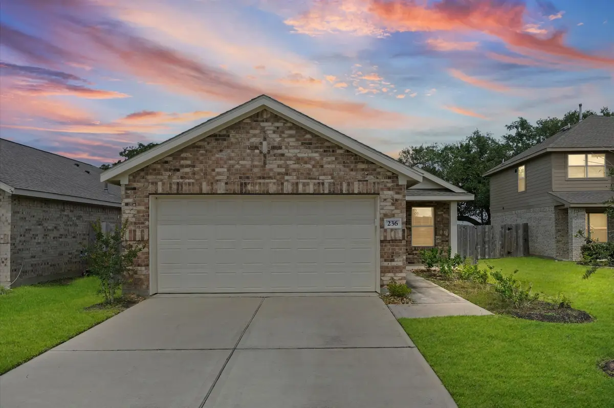 236 Bennett Loop, Angleton, TX 77515 - #1