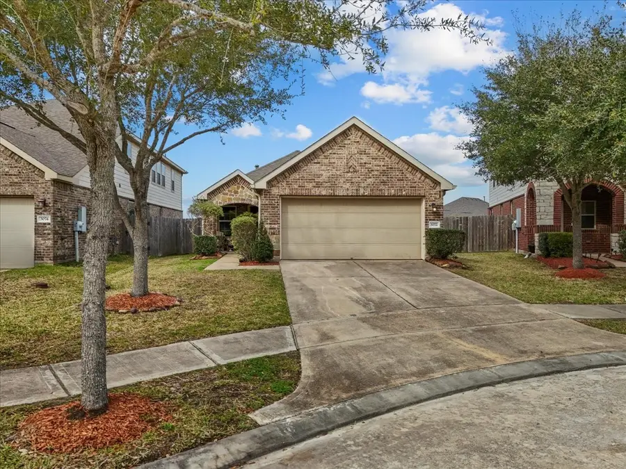 3072 Persimmon Valley Lane, Dickinson, TX 77539 - #3