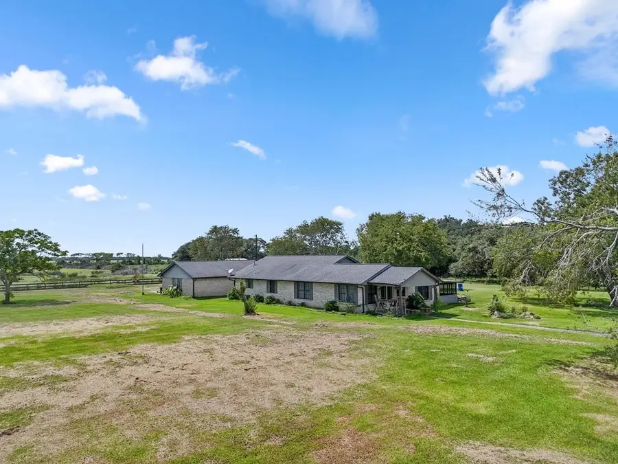 21126 Highway 111, Louise, TX 77455 - #2