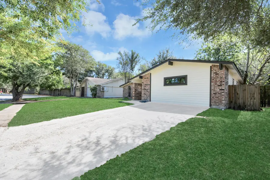 15307 Camino Del Sol Drive, Houston, TX 77083 - #2