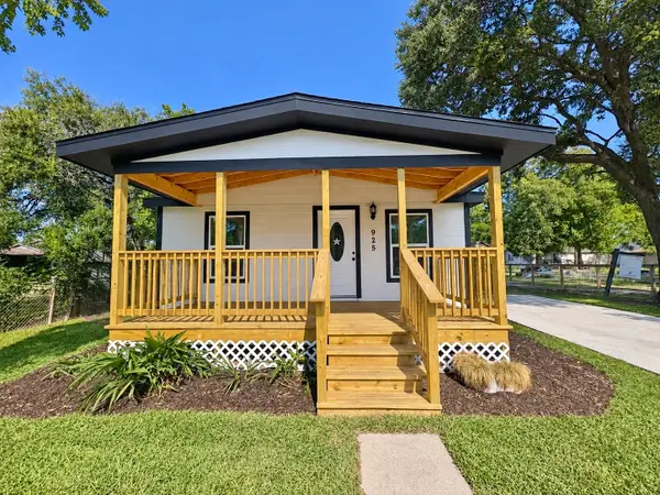 925 Joseph Street, Pasadena, TX 77506